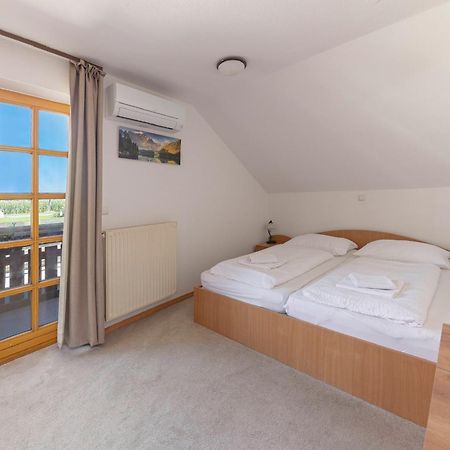 Hotel Gostilna Logar Hotemaze Esterno foto