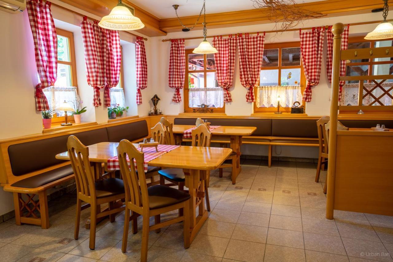 Hotel Gostilna Logar Hotemaze Esterno foto