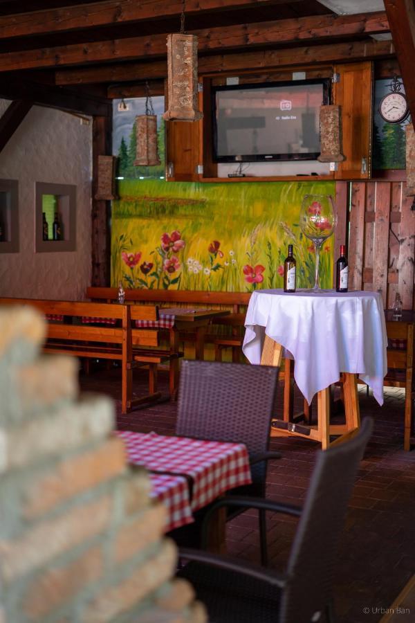 Hotel Gostilna Logar Hotemaze Esterno foto