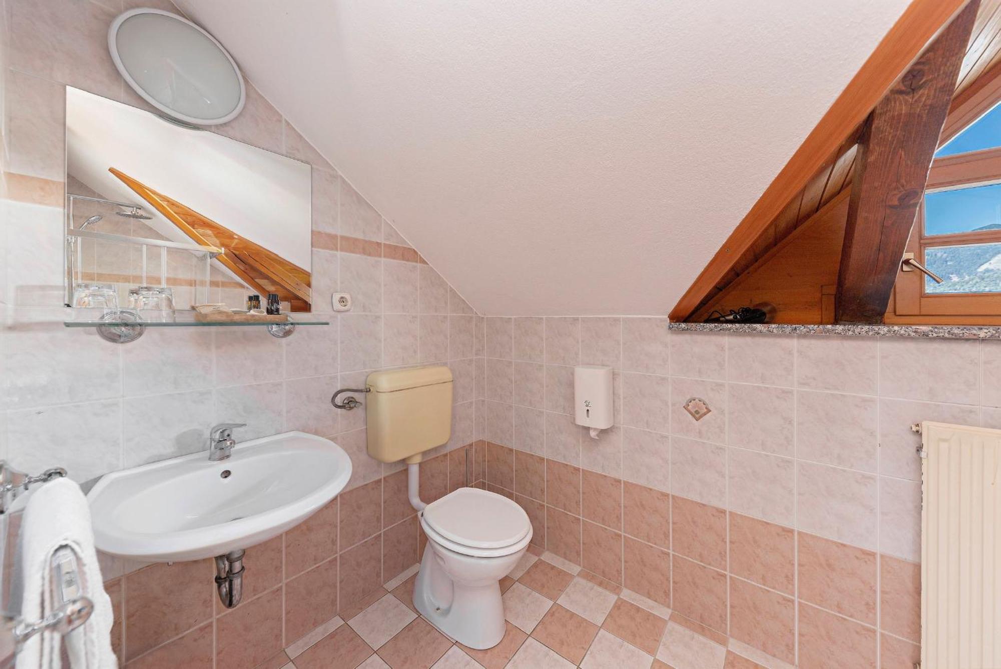 Hotel Gostilna Logar Hotemaze Esterno foto