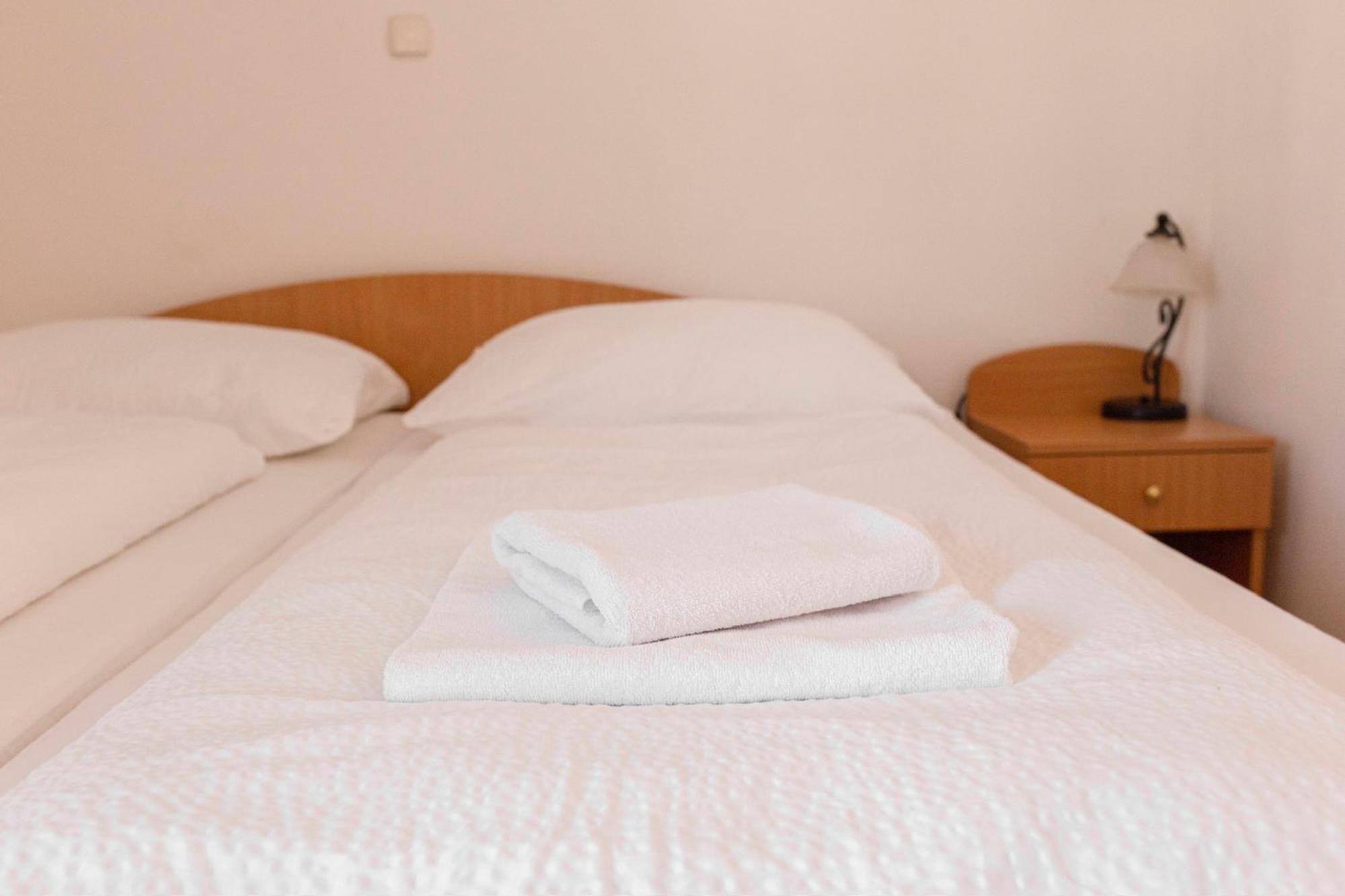 Hotel Gostilna Logar Hotemaze Esterno foto