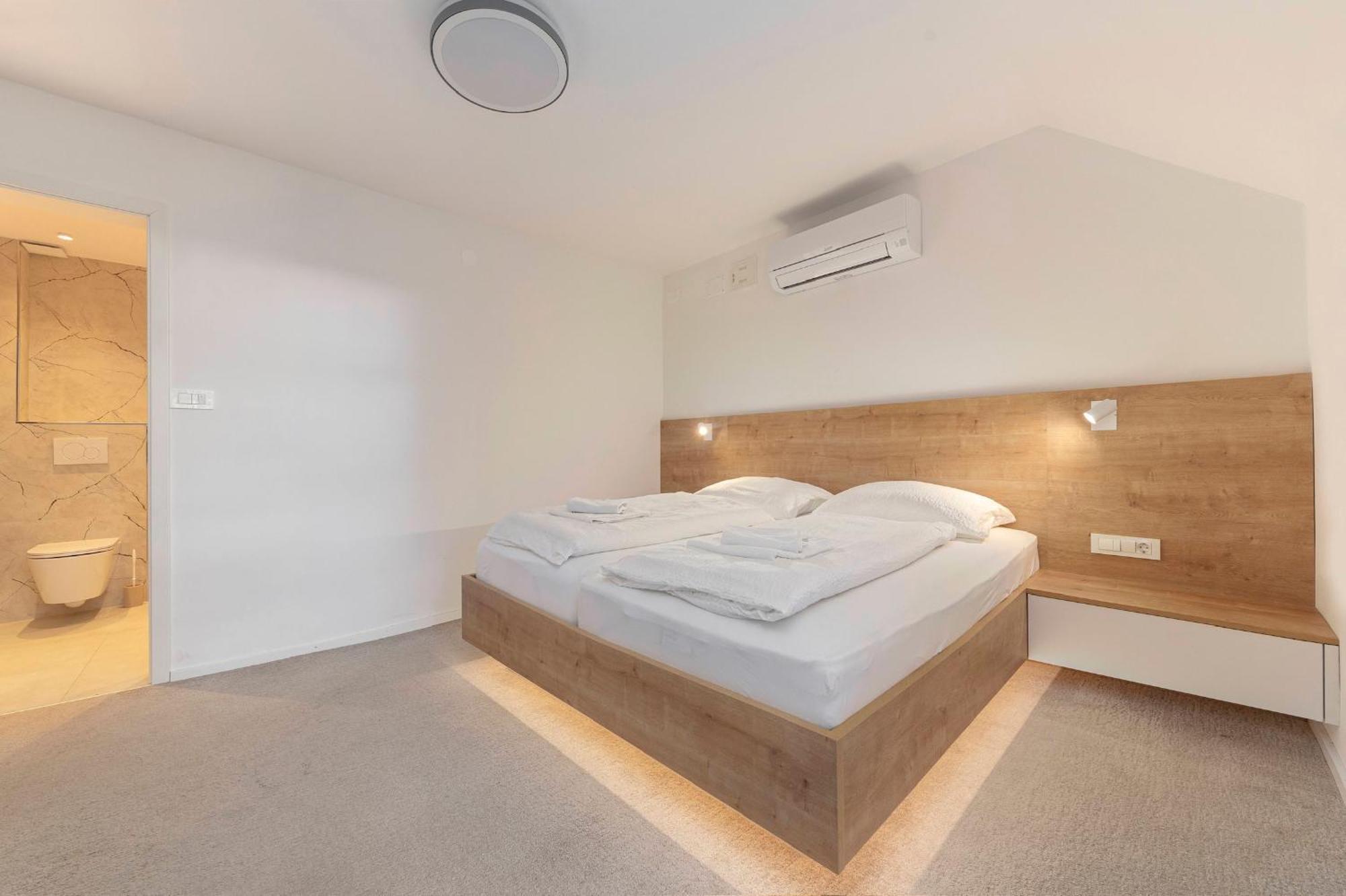 Hotel Gostilna Logar Hotemaze Esterno foto