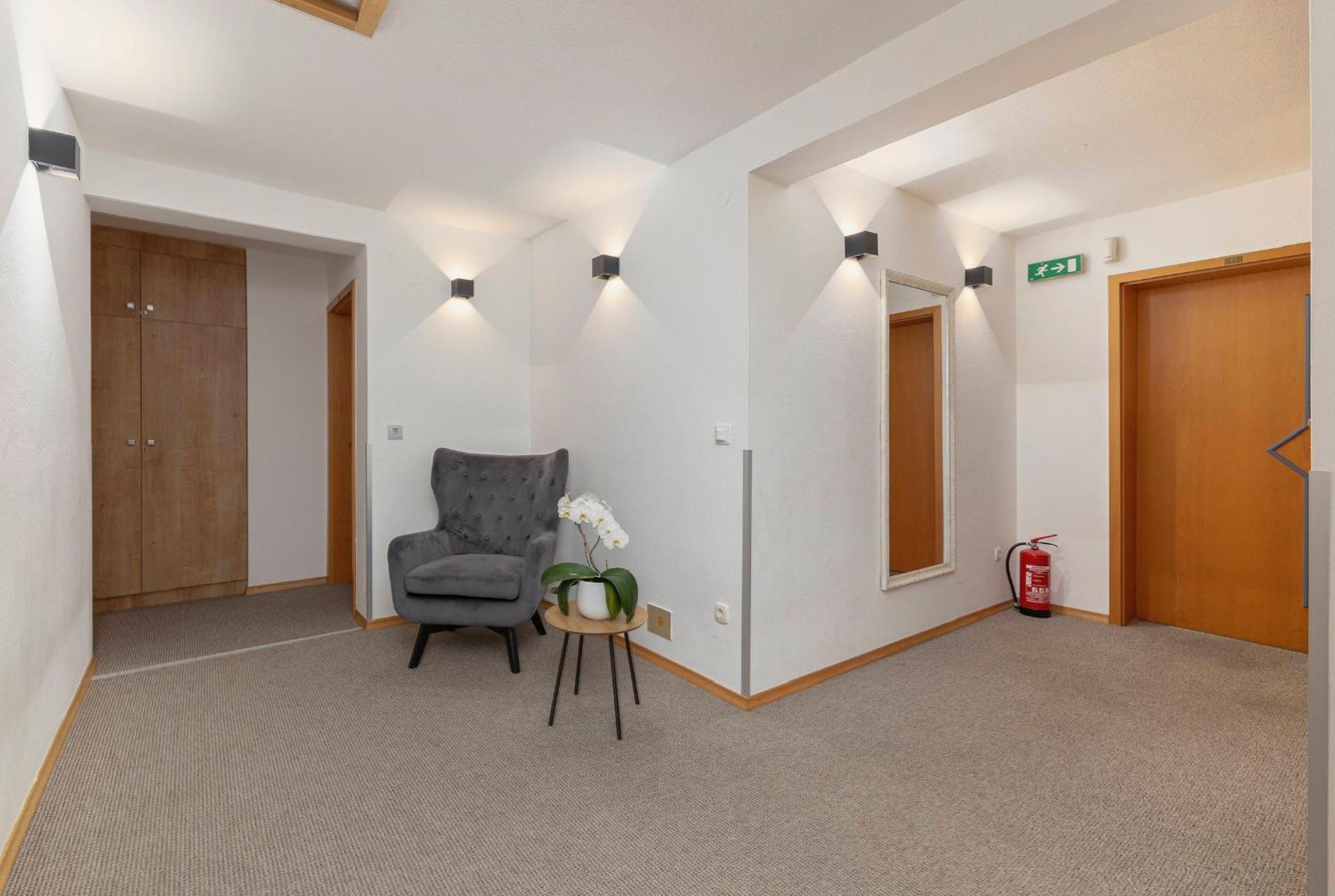 Hotel Gostilna Logar Hotemaze Esterno foto